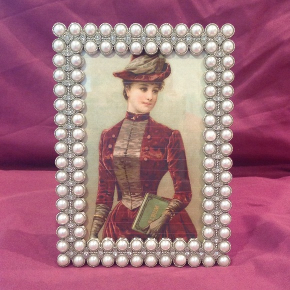 parisian home Other - Parisian Home Faux Pearl Picture Frame 4x6 New